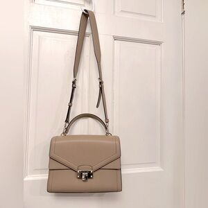 Michael Kors Kinsley Medium Shoulder Crossbody Flap Bag Purse in Khaki Read